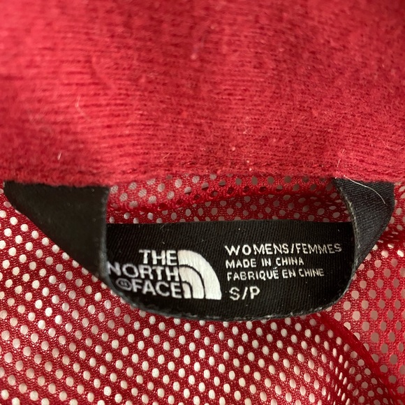 North Face Wind Breaker - Picture 3 of 7